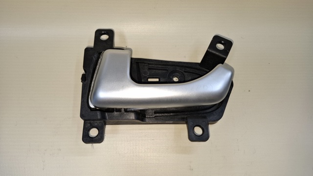 HYUNDAI 826103U000 Ручка двери левой внутренняя передняя/задняя в наличии Киев
