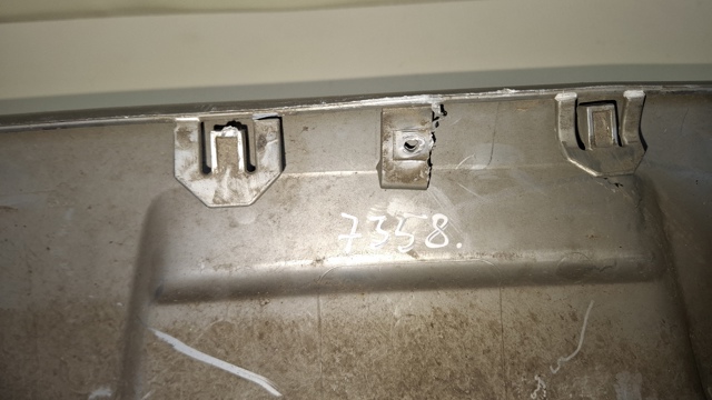 RENAULT 850702324R Накладка бампера заднего в наличии Ужгород