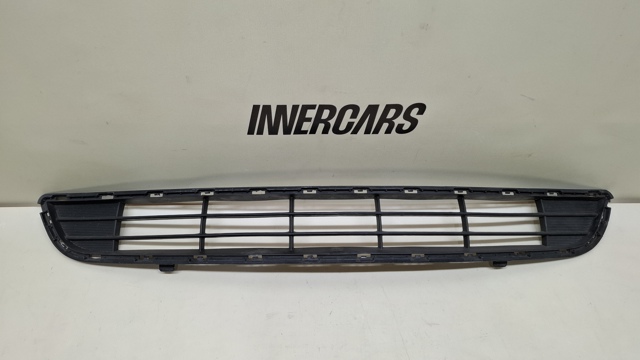Решетка бампера переднего нижняя 86569F1000 HYUNDAI