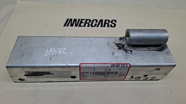 Кронштейн усилителя заднего бампера 8R0807332D VAG