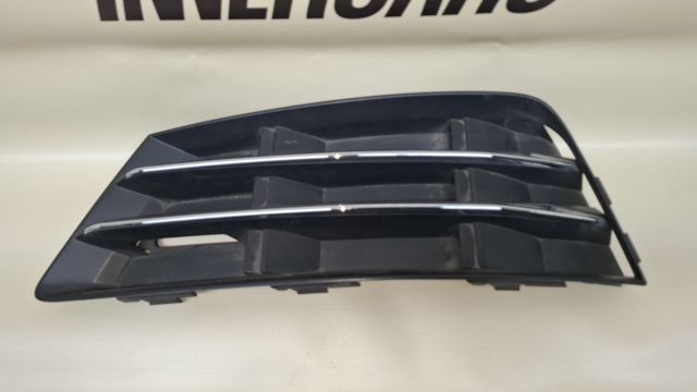 VAG 8W0807681R Заглушка (решетка) противотуманных фар бампера переднего левая в наличии Черкассы