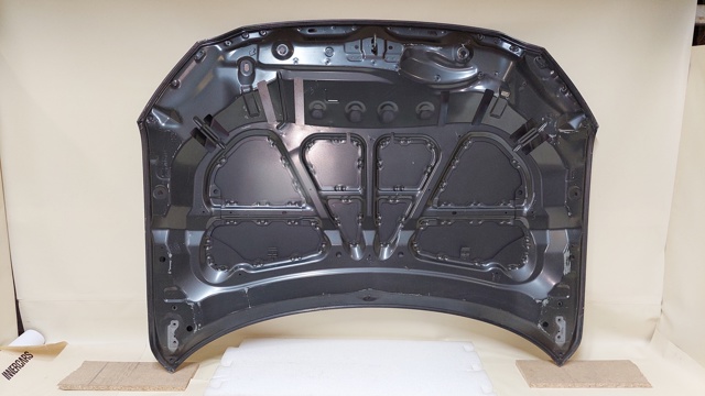 MAZDA BJY05231XB Капот в наличии Черновцы