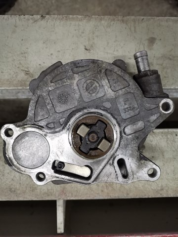 Насос вакуумный 03L145100 VAG