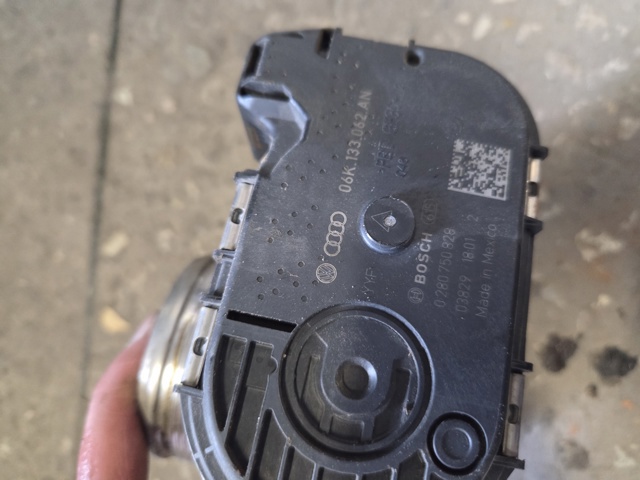 VAG 06K133062AN Дроссельная заслонка в сборе в наличии Павлоград