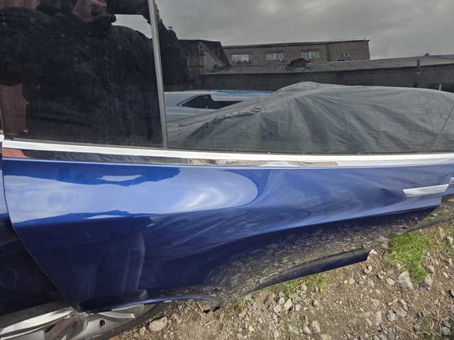 Молдинг опускного стекла нижний, двери задней, правой 103216888D TESLA
