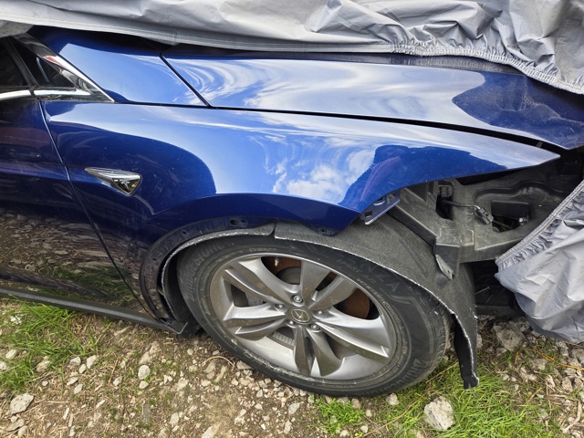 Боковая часть передняя правая 1069534E0N TESLA