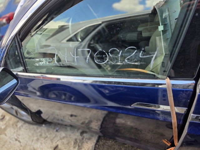 Двери кабины 1069535E0B TESLA