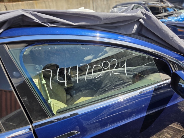 1069536E0C Дверь передняя правая купить Киев