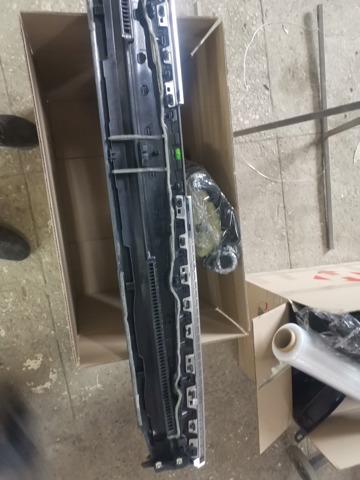 109122500F TESLA Молдинг (накладка) приборной панели "торпедо" центральный купить в Павлоград