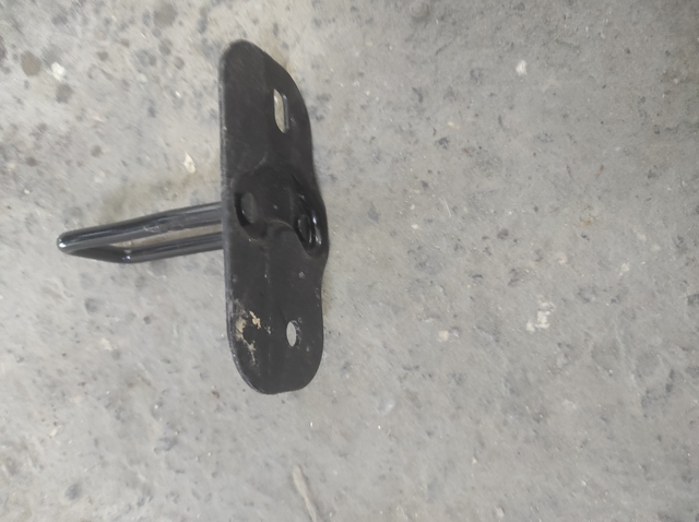 TESLA 150571200B Стояк-крюк замка капота в наличии Ровно