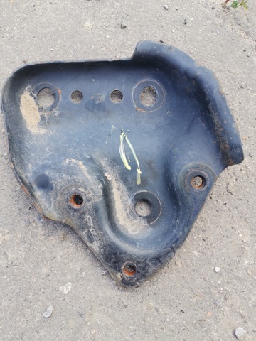 Кронштейн передней балки 20216FL030 SUBARU