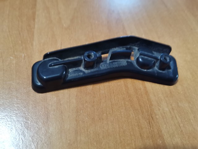 Кронштейн крепления крыла переднего правого, передний 51117354768 BMW