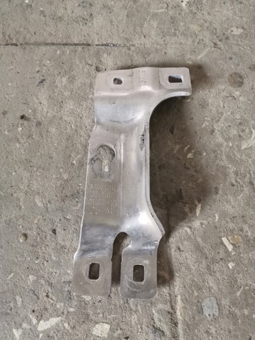 Кронштейн усилителя переднего бампера 51117357180 BMW