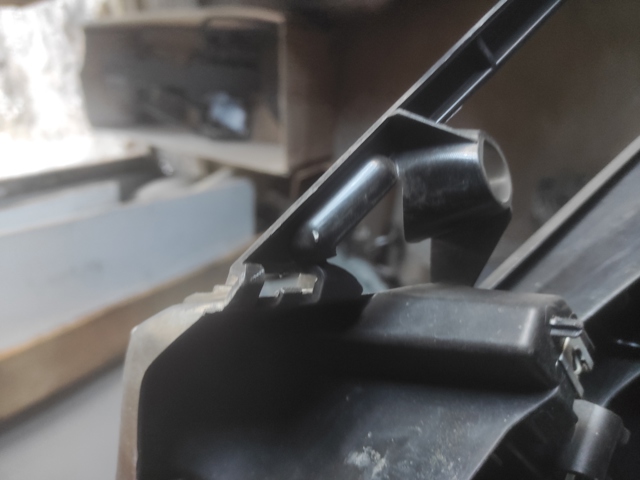 BMW 51117399977 Кронштейн крепления противотуманной фары левой в наличии Житомир