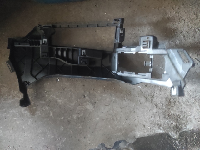 BMW 51117399977 Кронштейн крепления противотуманной фары левой в наличии Тернополь