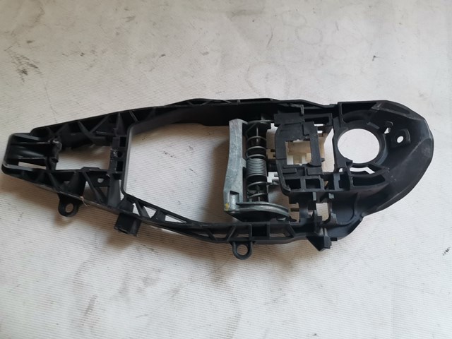 Держатель наружной ручки двери, передней левой 51217401205 BMW