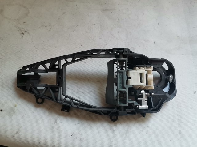 BMW 51217401206 Держатель наружной ручки двери передней правой в наличии Кривой Рог