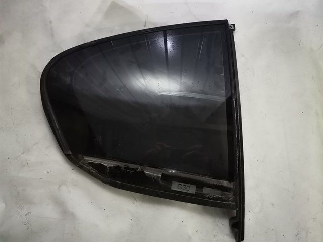 Задняя форточка правая 51357381348 BMW