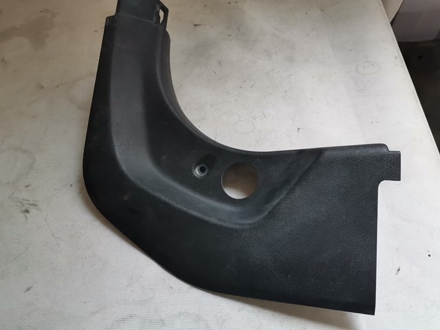 Обшивка стойки кузова внутренняя, передняя правая 51477375731 BMW