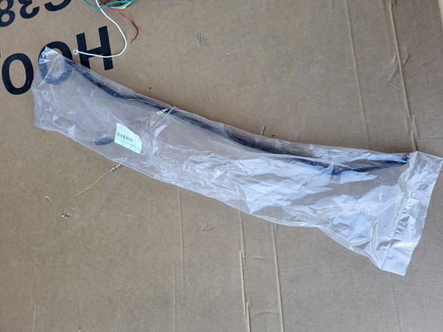 51767318510 BMW Уплотнитель двери задней правой (на двери) купить в Харьков