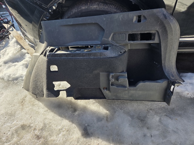 Облицовка багажного отсека, правая 5NN867034MAHP VAG