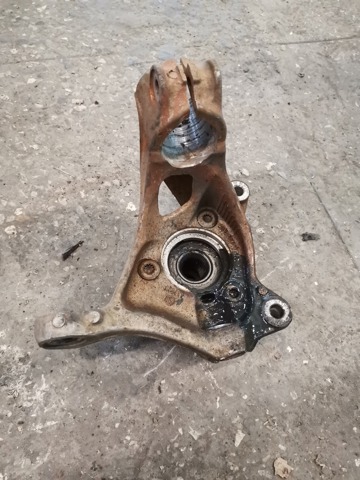 VAG 5QM407253 Цапфа (поворотный кулак) передний левый в наличии Полтава