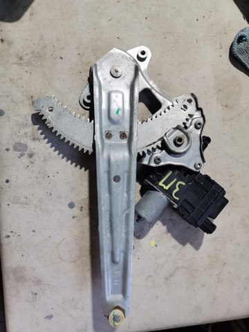 Стеклоподъемник задней правой двери 61042AN00B SUBARU