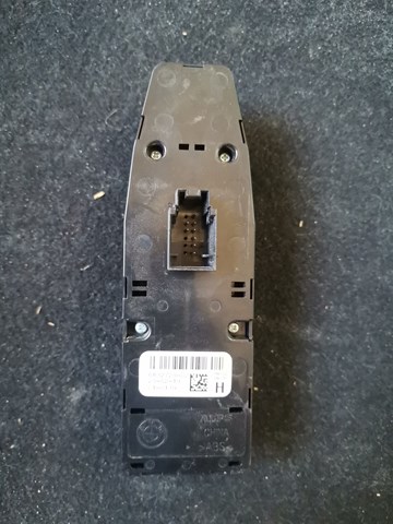 BMW 61316832729 Кнопочный блок управления стеклоподъемником передний левый в наличии Украина