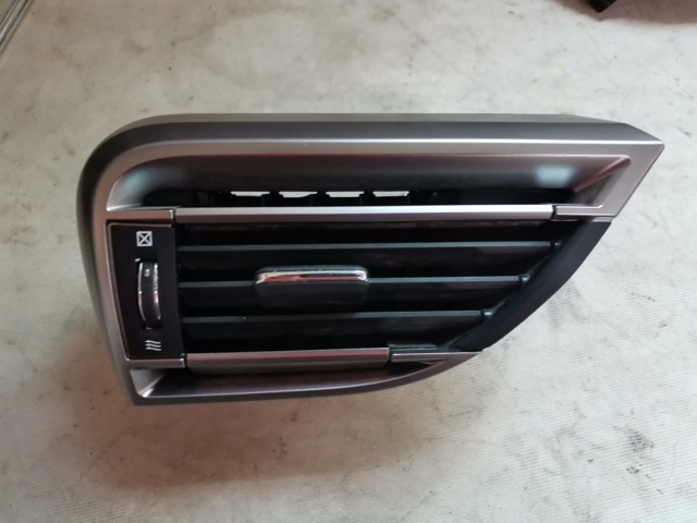 Решетка воздуховода правая 66110AN12A SUBARU