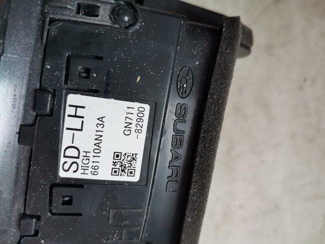 SUBARU 66110AN13A Решетка вентиляции салона на "торпедо" левая в наличии Николаев