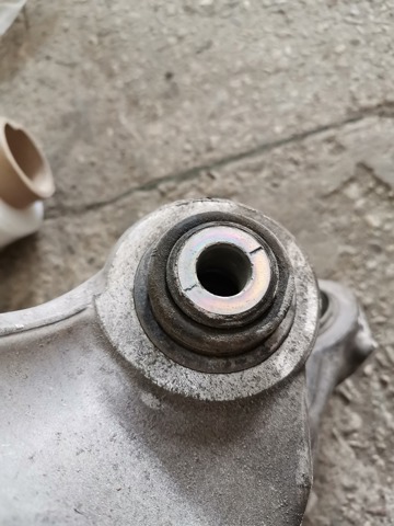 6866337 BMW Цапфа задняя левая купить в Хмельницкий