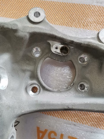 6884381 BMW Цапфа передняя левая купить в Киев