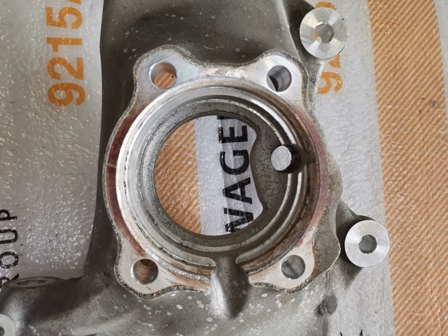 BMW 6884381 Цапфа передняя левая в наличии Винница
