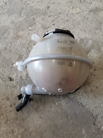 VAG 80A121405Q Бачок системы охлаждения в наличии Каменское
