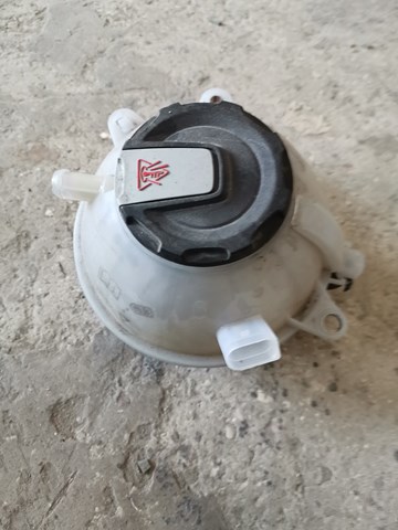 Водяной бачок системы охлаждения 80A121405Q VAG
