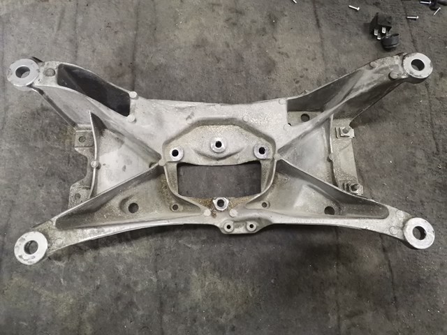 Балка крепления коробки передач 80A399262BA VAG