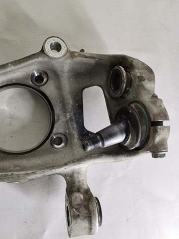 VAG 80A407560 Цапфа (поворотный кулак) передний правый в наличии Украина