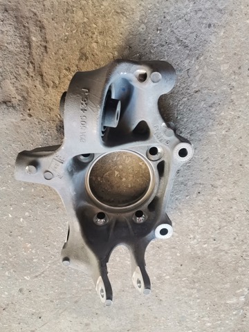 Кулак поворотный правый 80A505436J VAG