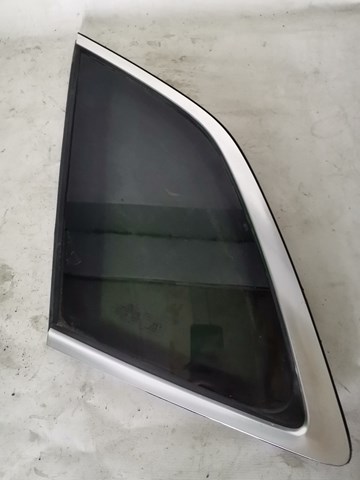 Стекло багажника, левое 80A845297J VAG