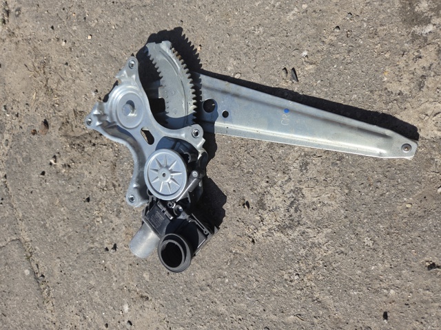 Привод электростеклоподъемника задний 8571033290 TOYOTA