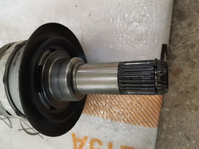 8664048 BMW Полуось задняя правая купить в Ужгород