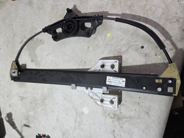 Механизм стеклоподъемника двери задней, правой 8W0839462 VAG