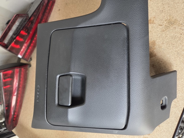 VAG 8W1880301A6PS Ящик перчаточный (бардачок) в наличии Украина