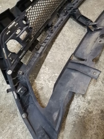MERCEDES A1668851465 Кронштейн бампера переднего центральный в наличии Черкассы