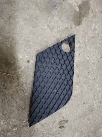 Решетка бампера переднего внутренняя левая A1668851722 MERCEDES