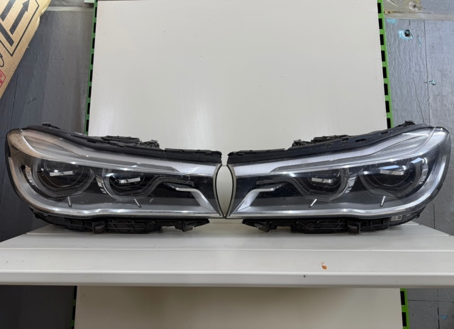 Основная фара - вставка 63117408710 BMW