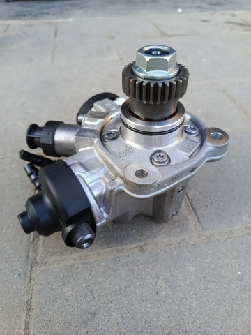 Насос топливный высокого давления (ТНВД) 35022140F BOSCH