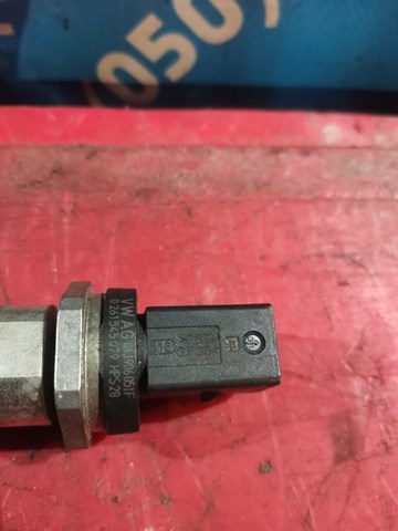 Датчик давления топлива 06J906051F VAG
