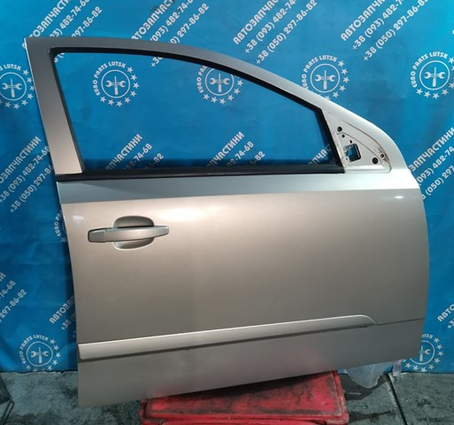 Пассажирская передняя дверь 124086 OPEL