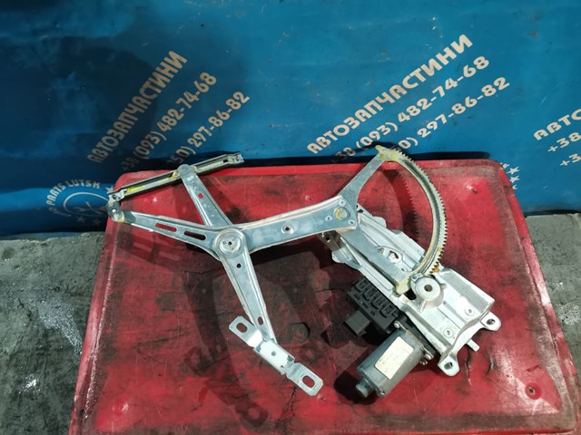 Стеклоподъемник передней правой двери 13101481 OPEL